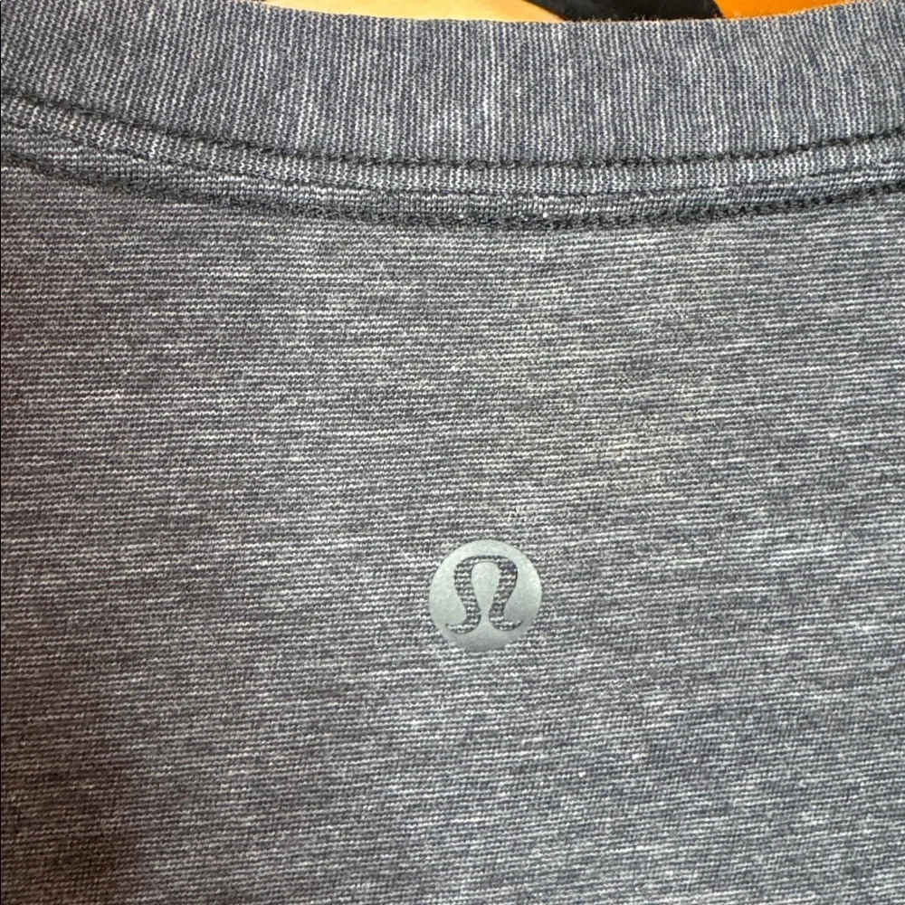 Lululemon Love Tee IV Heather Black Pima Cotton Size 6 (Small)